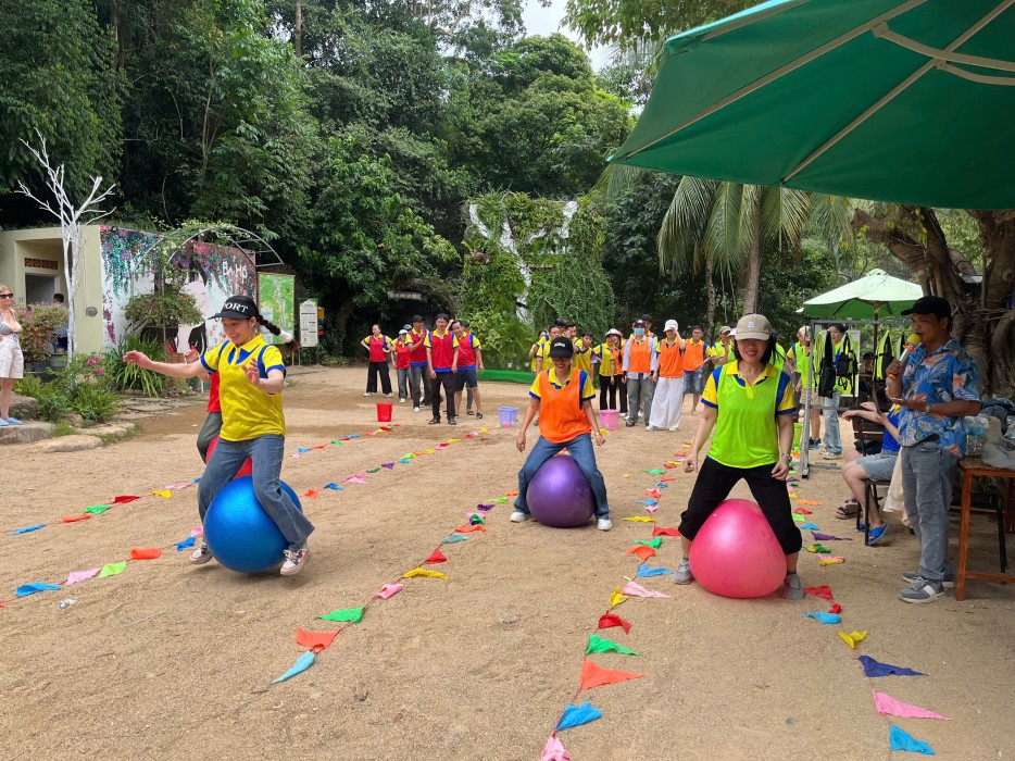 Các trò chơi team building sôi động đòi hỏi tinh thần đồng đội